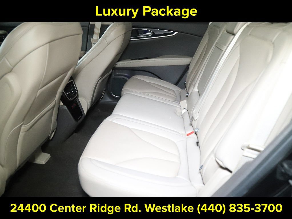 Used 2023 Lincoln Nautilus Reserve w/ Monochromatic Package AWD/4WD image 14
