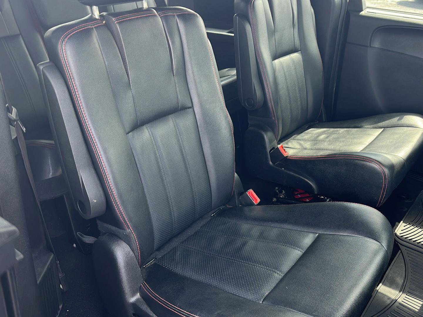 Used 2019 Dodge Grand Caravan GT image 25