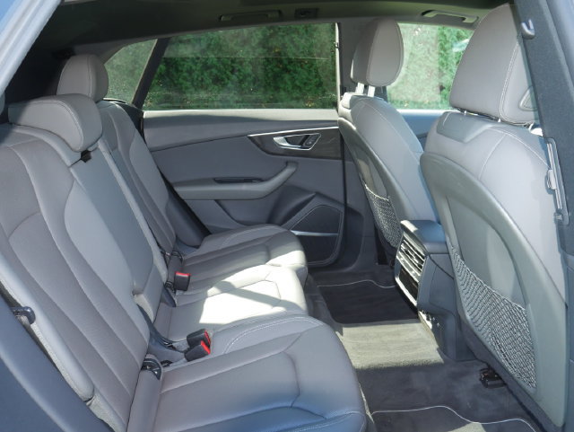 Used 2019 Audi Q8 Premium Plus w/ Premium Plus AWD/4WD image 25
