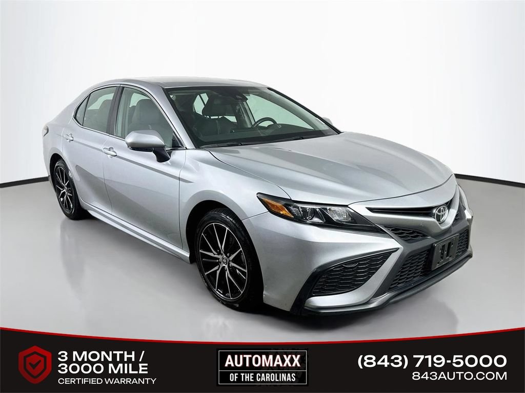 Used 2024 Toyota Camry SE FWD image 1