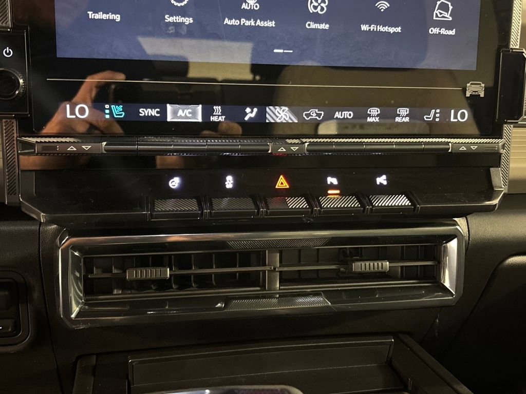 New 2026 GMC Hummer EV SUV image 39