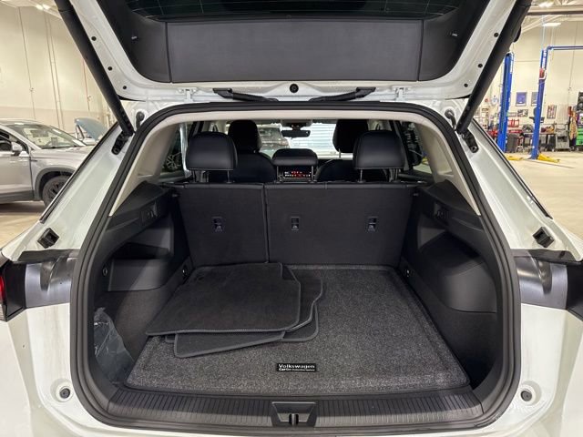 Used 2025 Volkswagen Tiguan SE image 15