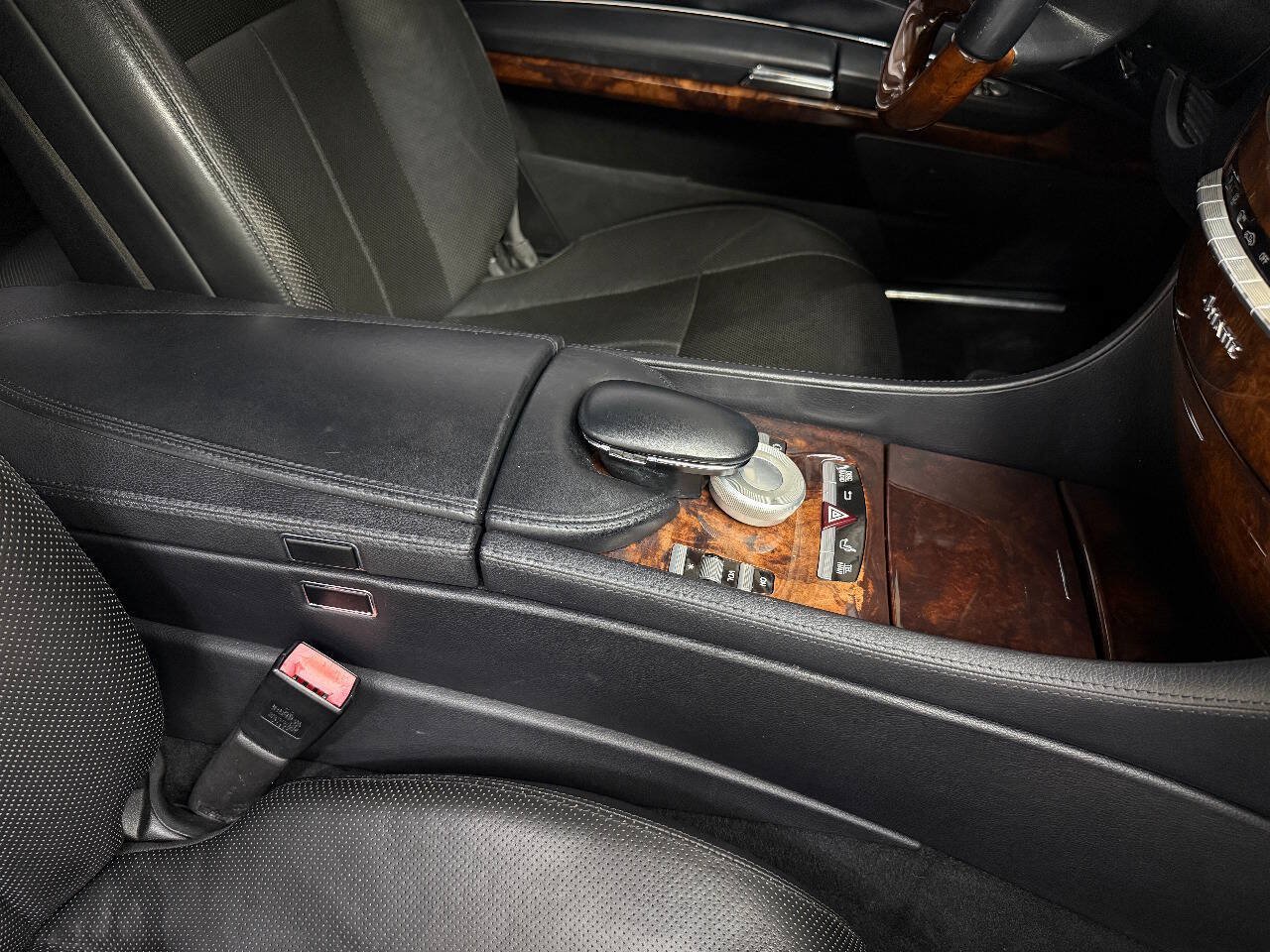 Used 2013 Mercedes-Benz CL 550 4MATIC w/ Sport Pkg image 21