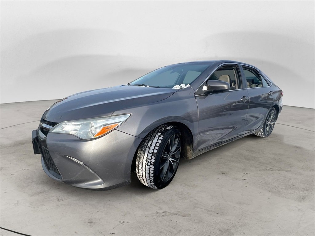 Used 2015 Toyota Camry XSE image 6