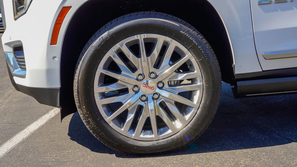 New 2026 GMC Yukon XL Denali w/ Denali Reserve Package image 7