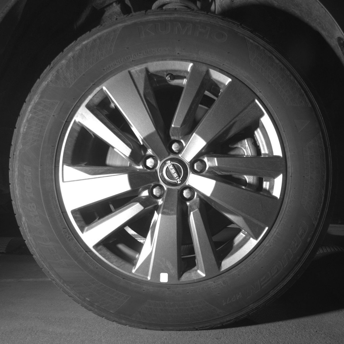 Used 2025 Nissan Pathfinder SV image 13