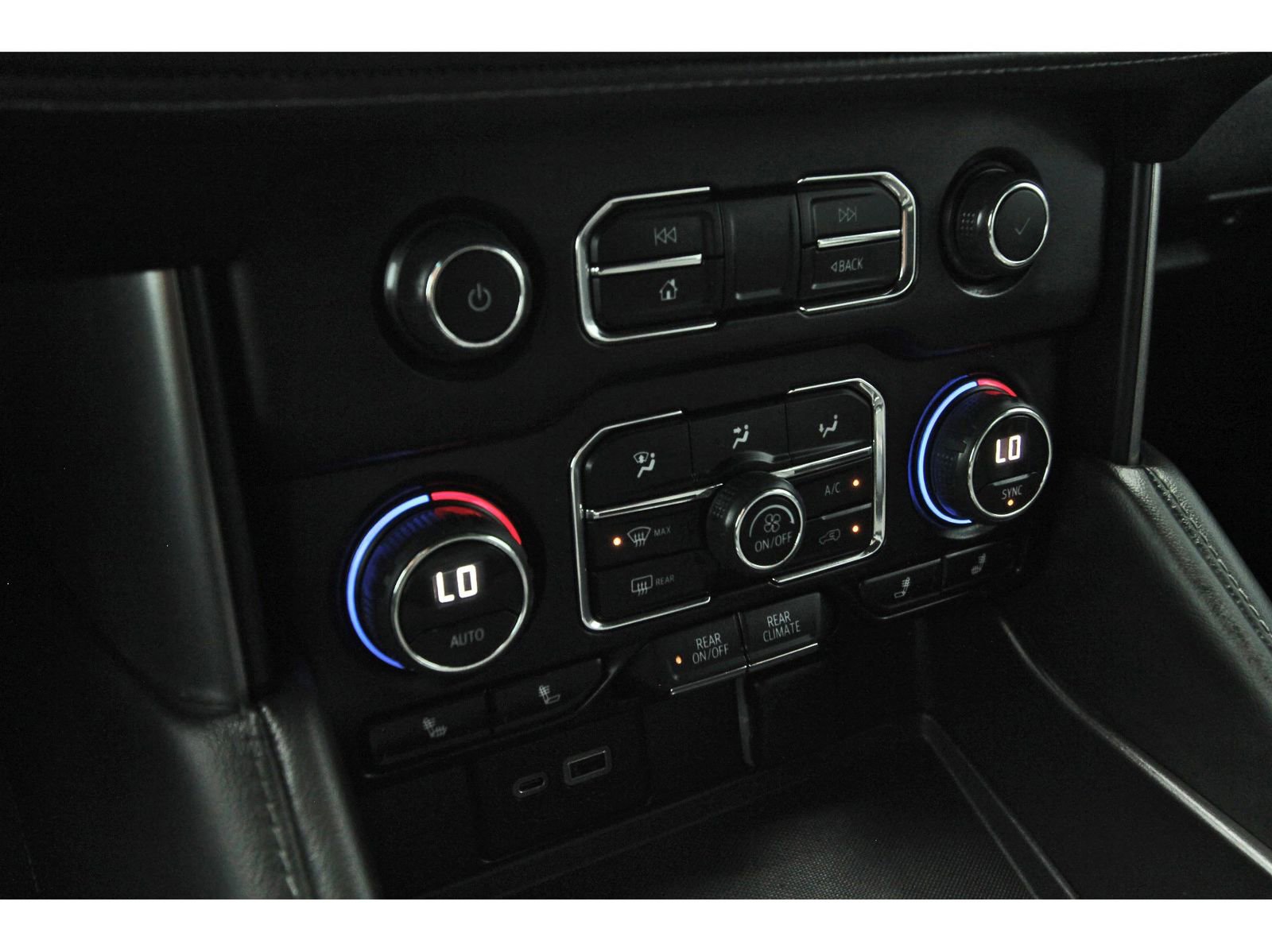 Used 2023 Chevrolet Tahoe Z71 w/ Z71 Off-Road Package image 28