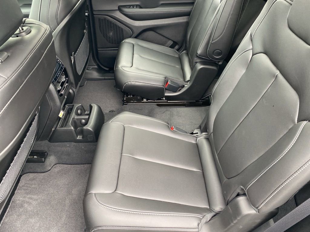 New 2025 Jeep Grand Cherokee L Limited image 39