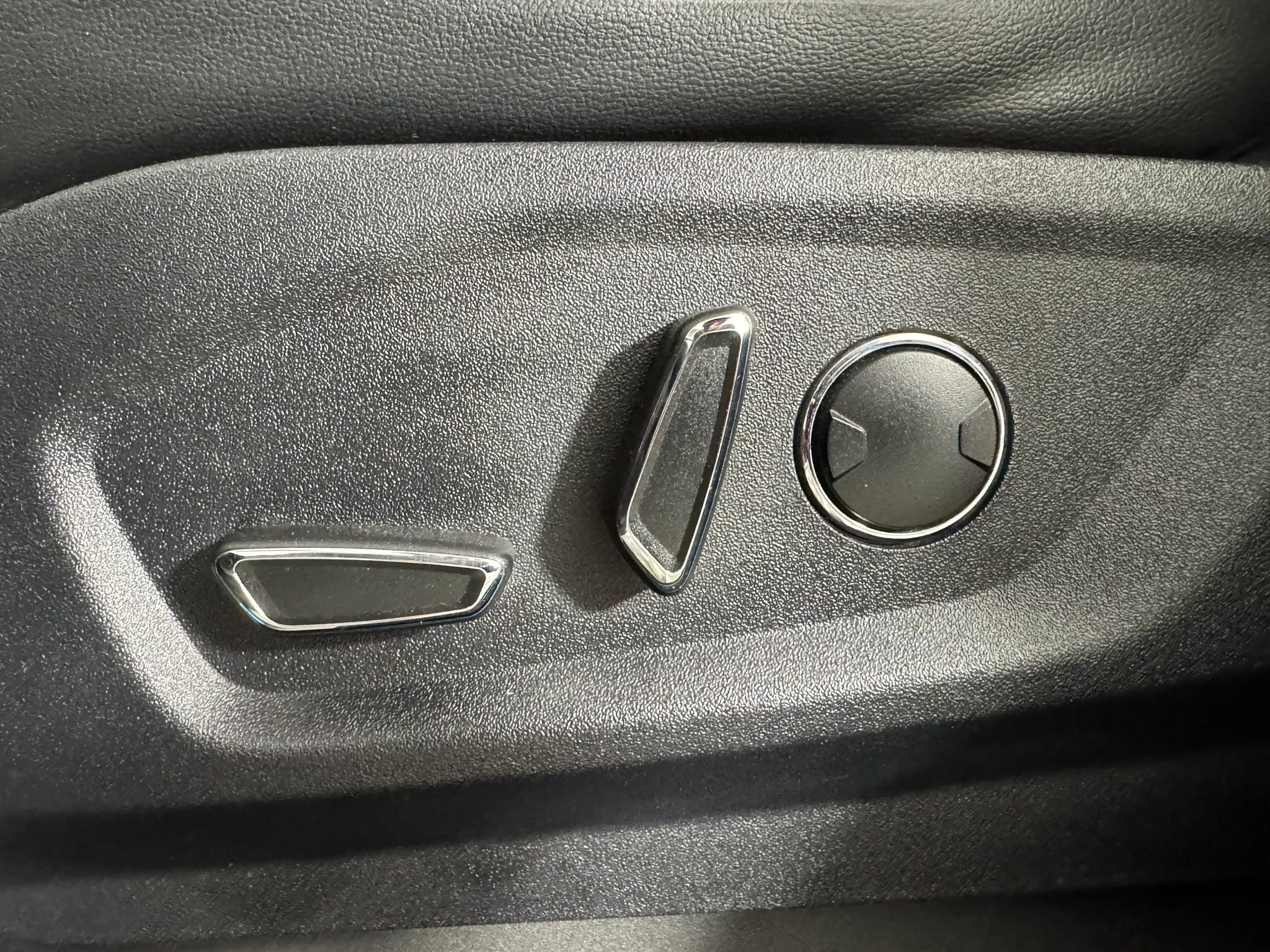 Used 2016 Ford Edge Sport w/ Equipment Group 401A AWD/4WD image 35