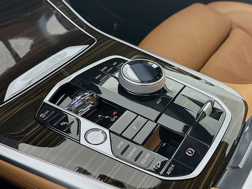 Used 2023 BMW X7 xDrive40i w/ Executive Package image 19