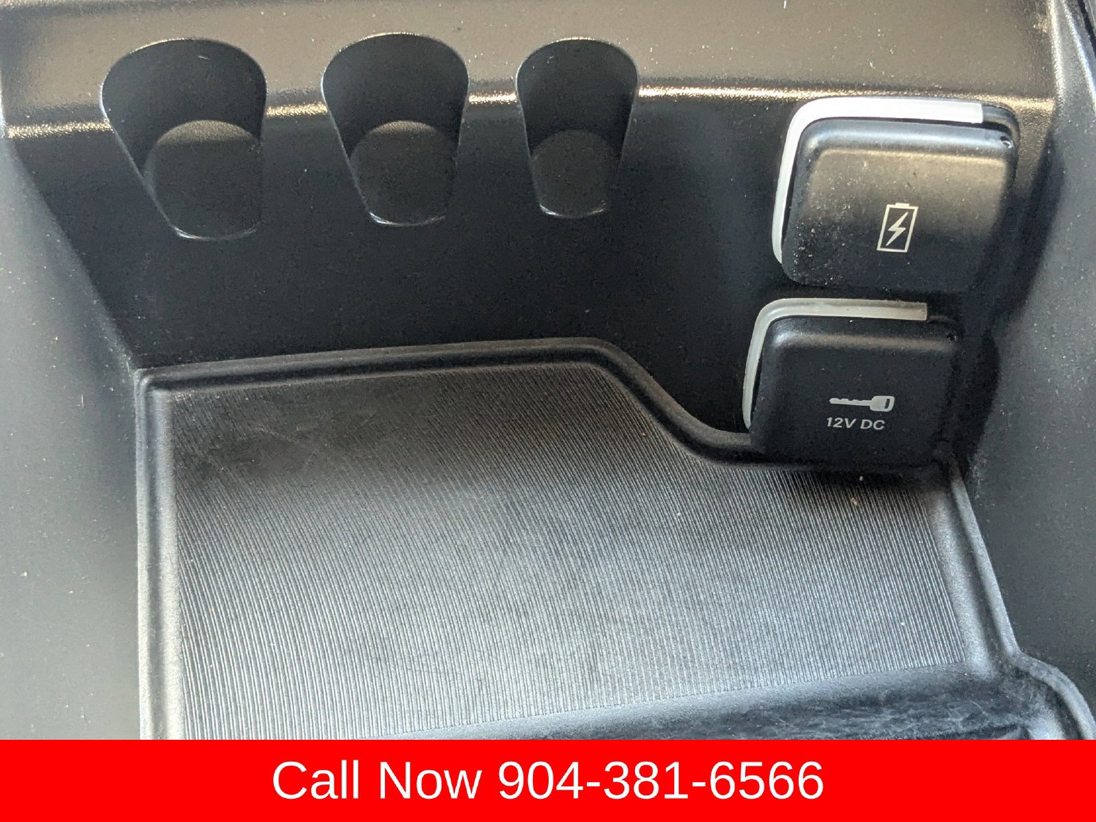 Used 2024 Chrysler Pacifica Limited FWD image 24