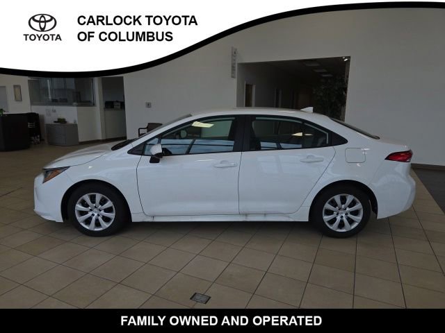 Used 2025 Toyota Corolla LE FWD image 1