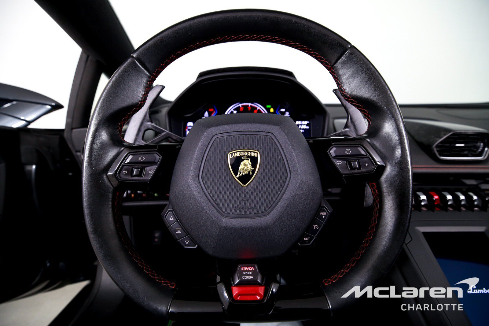 Used 2022 Lamborghini Huracan EVO RWD image 14