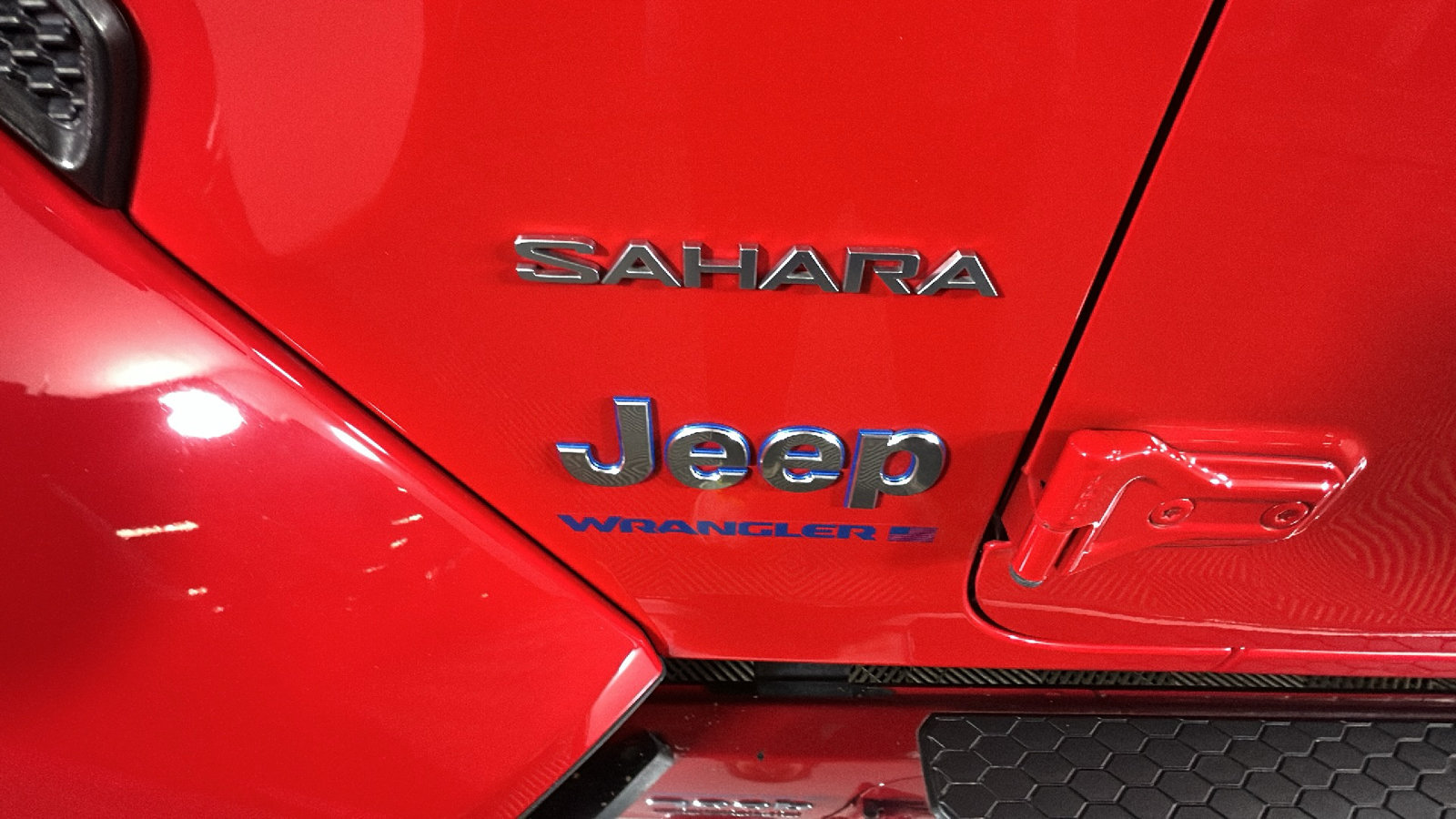 Used 2023 Jeep Wrangler Unlimited Sahara w/ Cold Weather Group AWD/4WD image 11
