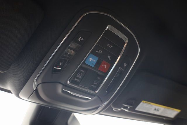 Used 2025 Jeep Grand Cherokee L Laredo w/ Luxury Tech Group I image 22