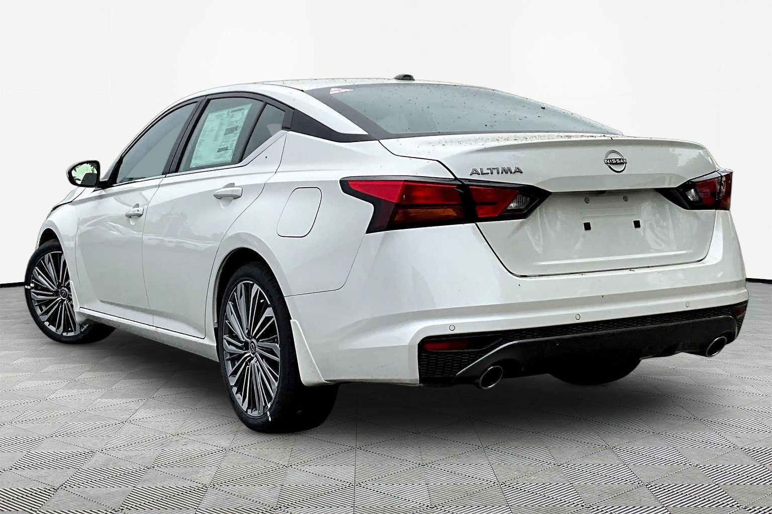 New 2026 Nissan Altima 2.5 SV FWD image 4