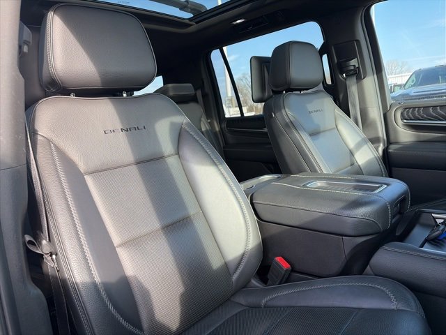 Used 2021 GMC Yukon XL Denali w/ Denali Ultimate Package image 61