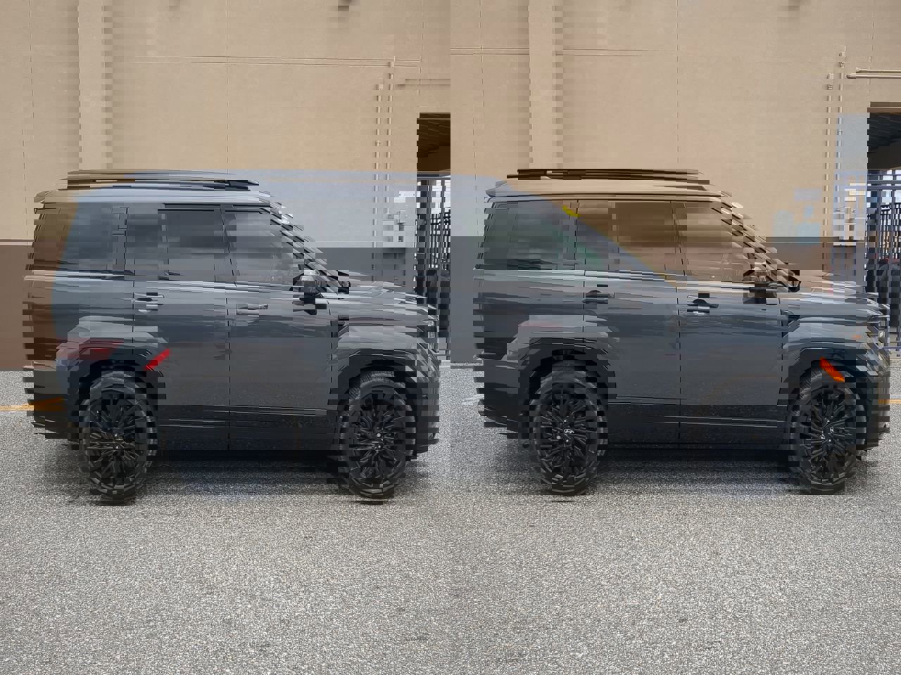 Used 2024 Hyundai Santa Fe Calligraphy image 3