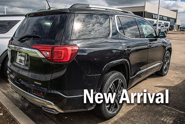 Used 2017 GMC Acadia Denali w/ Technology Package AWD/4WD image 3