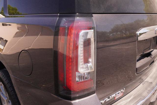 Used 2018 GMC Yukon Denali RWD image 4