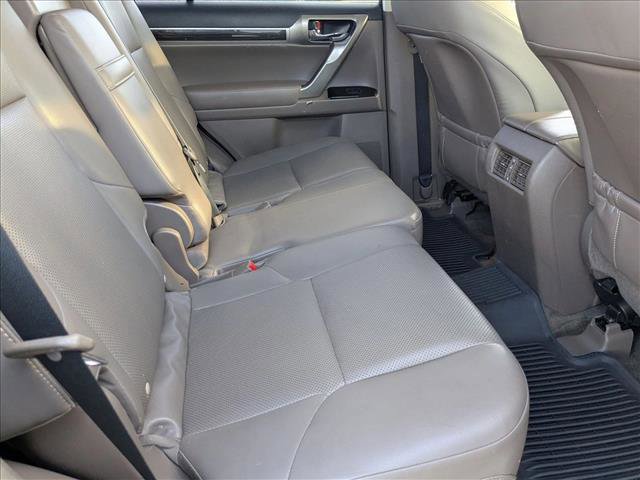 Used 2016 Lexus GX 460 w/ Preferred Accessory Package image 18