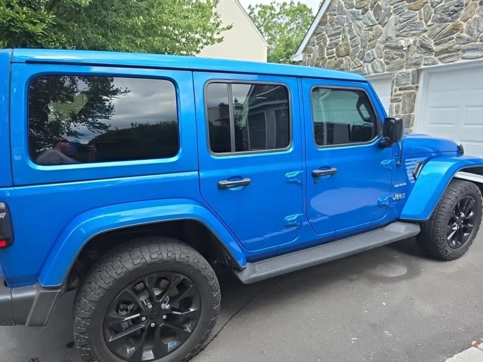 Used 2023 Jeep Wrangler Unlimited Sahara w/ Cold Weather Group AWD/4WD image 8