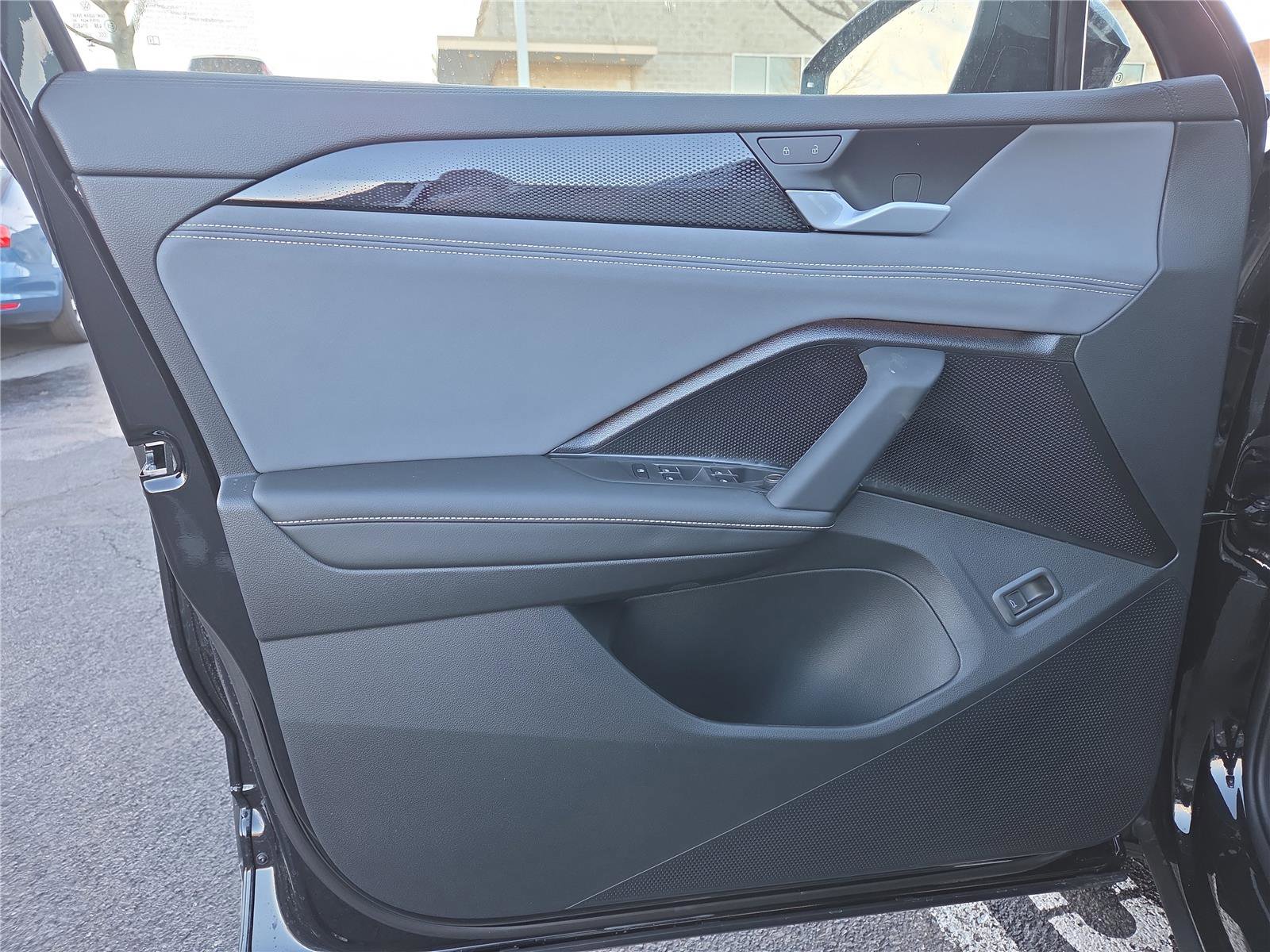 New 2026 Volkswagen Tiguan SE image 12