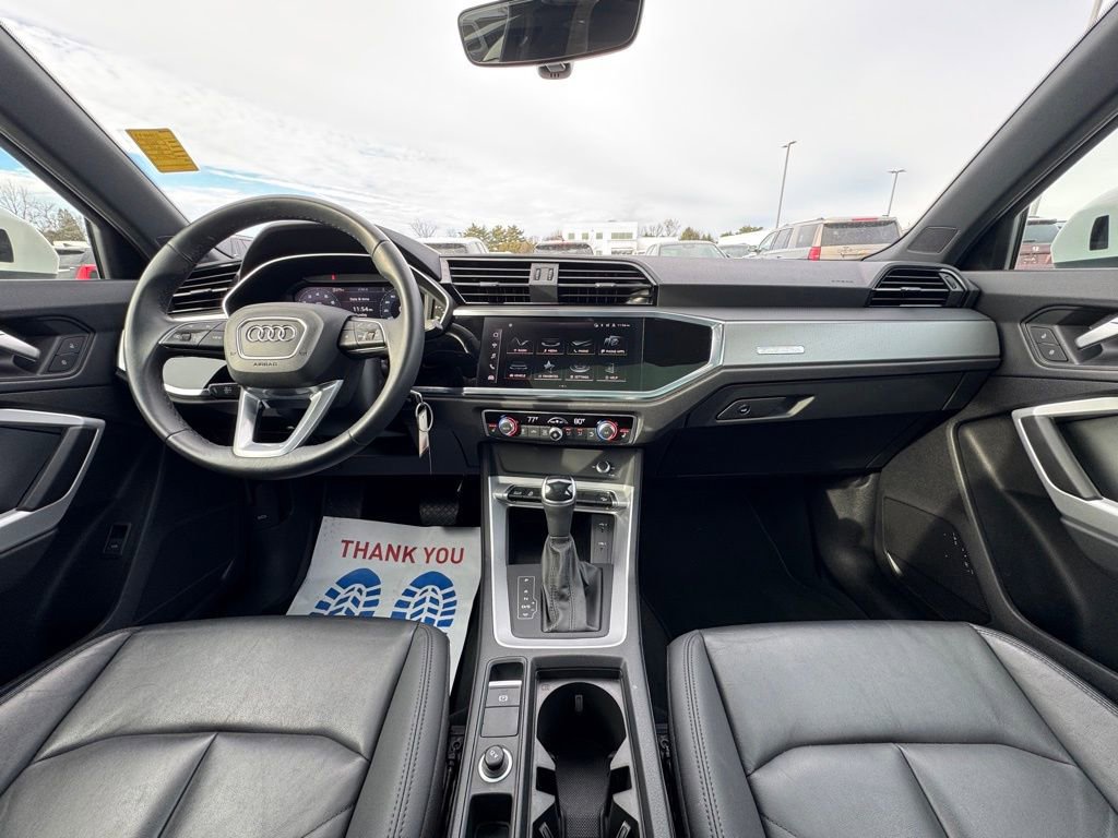 Used 2025 Audi Q3 2.0T Premium image 23