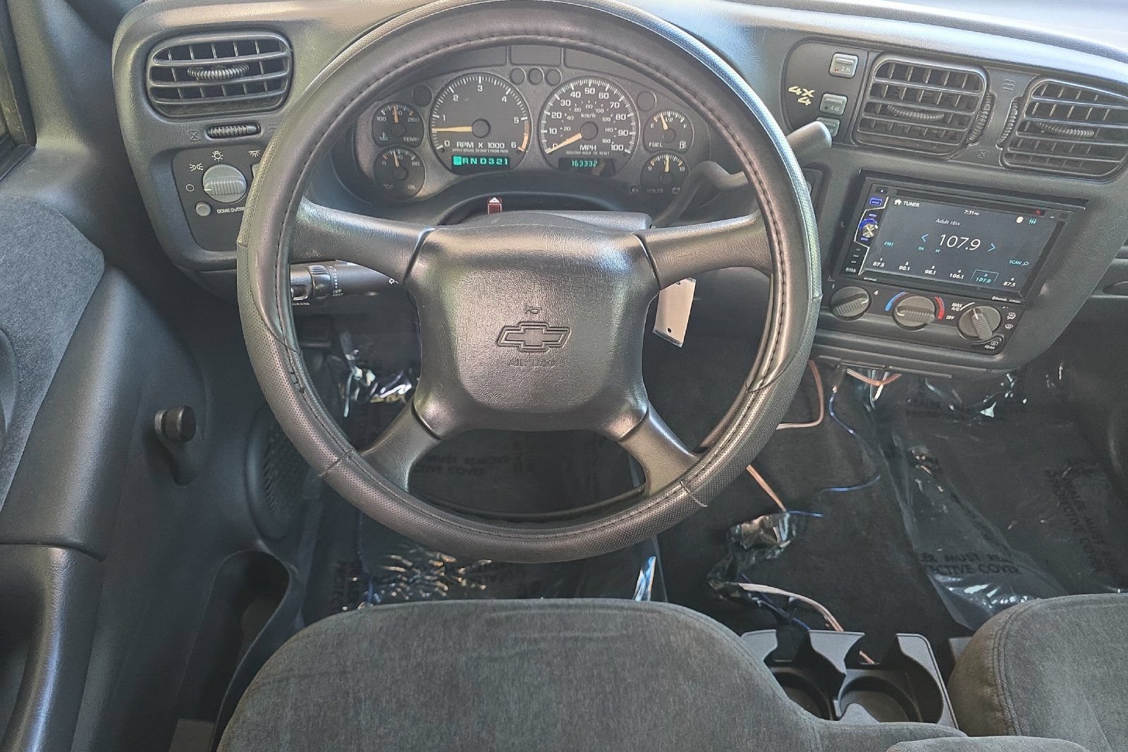 Used 2001 Chevrolet Blazer LS w/ Driver Convenience Pkg AWD/4WD image 14