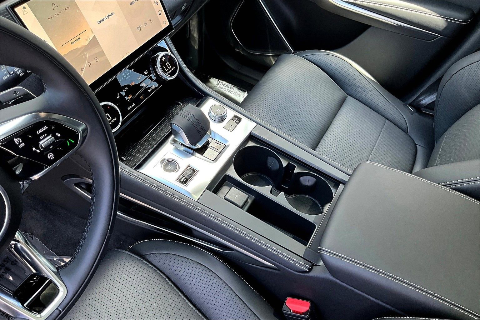 New 2025 Jaguar F-PACE R-Dynamic S AWD/4WD image 8