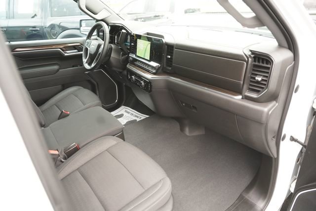 Used 2023 Chevrolet Silverado 1500 LT AWD/4WD image 17