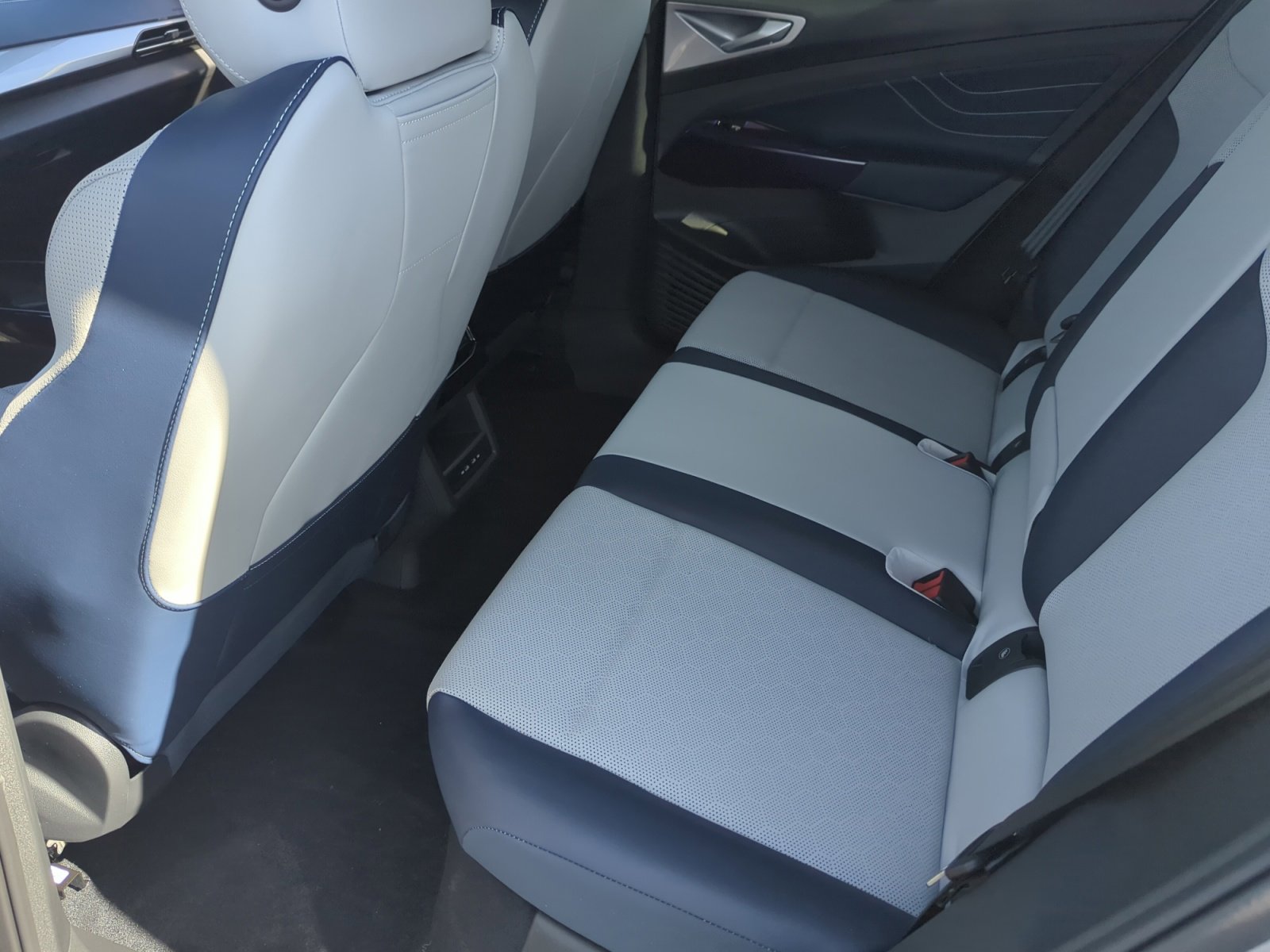 New 2025 Volkswagen ID.4 Pro S RWD image 17