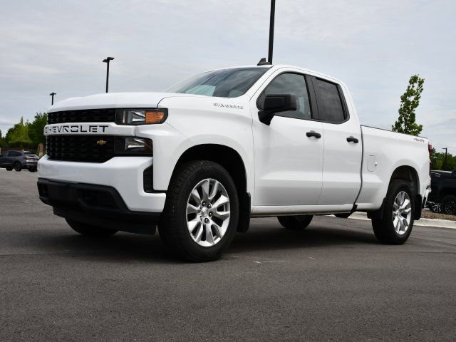 Used 2020 Chevrolet Silverado 1500 Custom w/ Custom Value Package AWD/4WD image 5