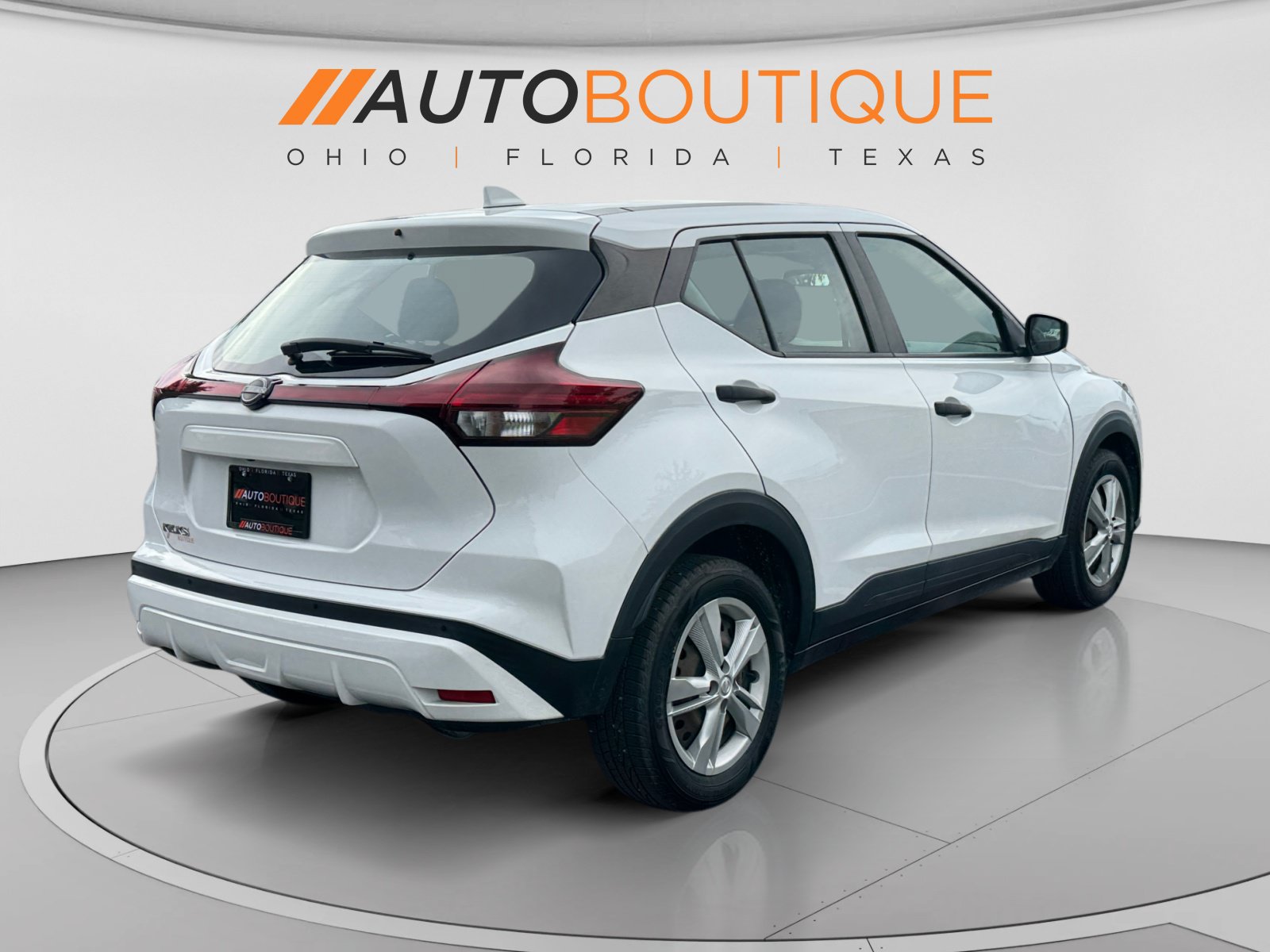 Used 2023 Nissan Kicks S FWD image 9