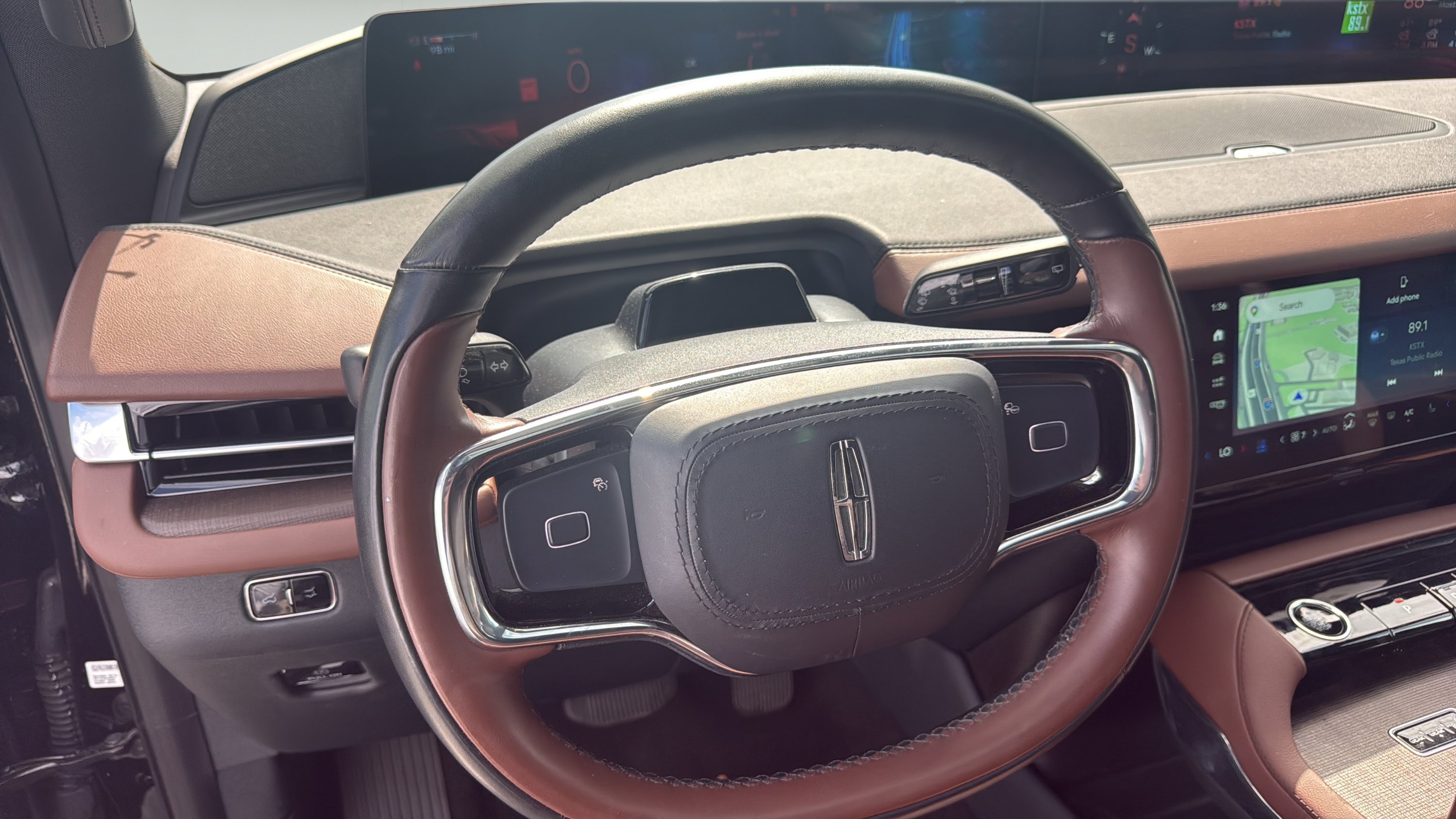 Used 2025 Lincoln Navigator Reserve AWD/4WD image 12