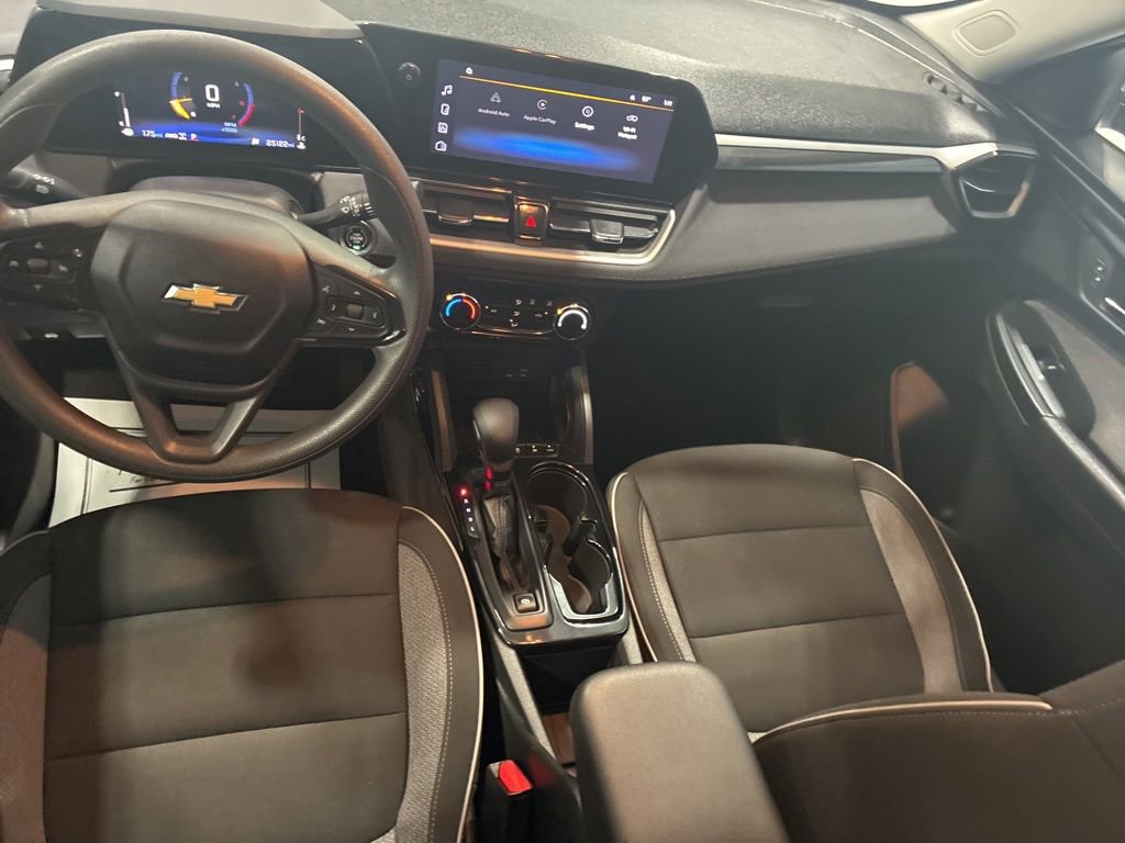 Used 2025 Chevrolet TrailBlazer LT AWD/4WD image 37
