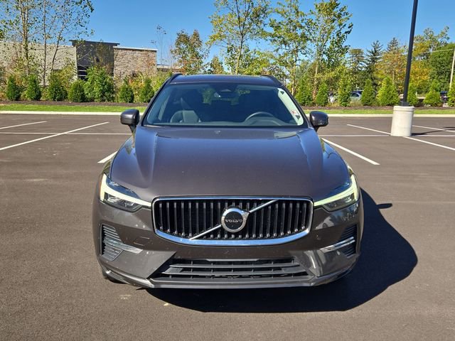 Used 2022 Volvo XC60 B5 Momentum w/ Climate Package image 8