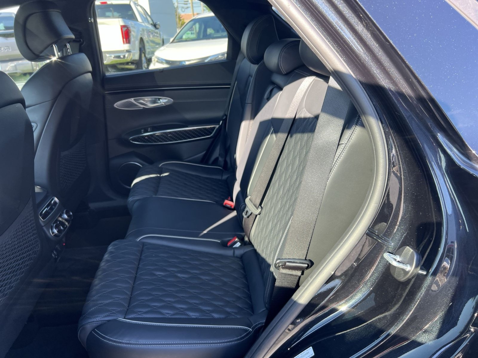 Used 2023 Genesis GV70 3.5T Sport w/ Sport Prestige Package AWD/4WD image 25