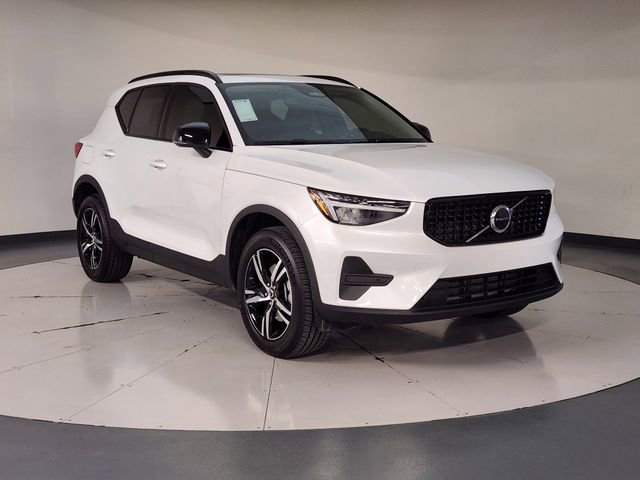 New 2026 Volvo XC40 B5 Core image 7