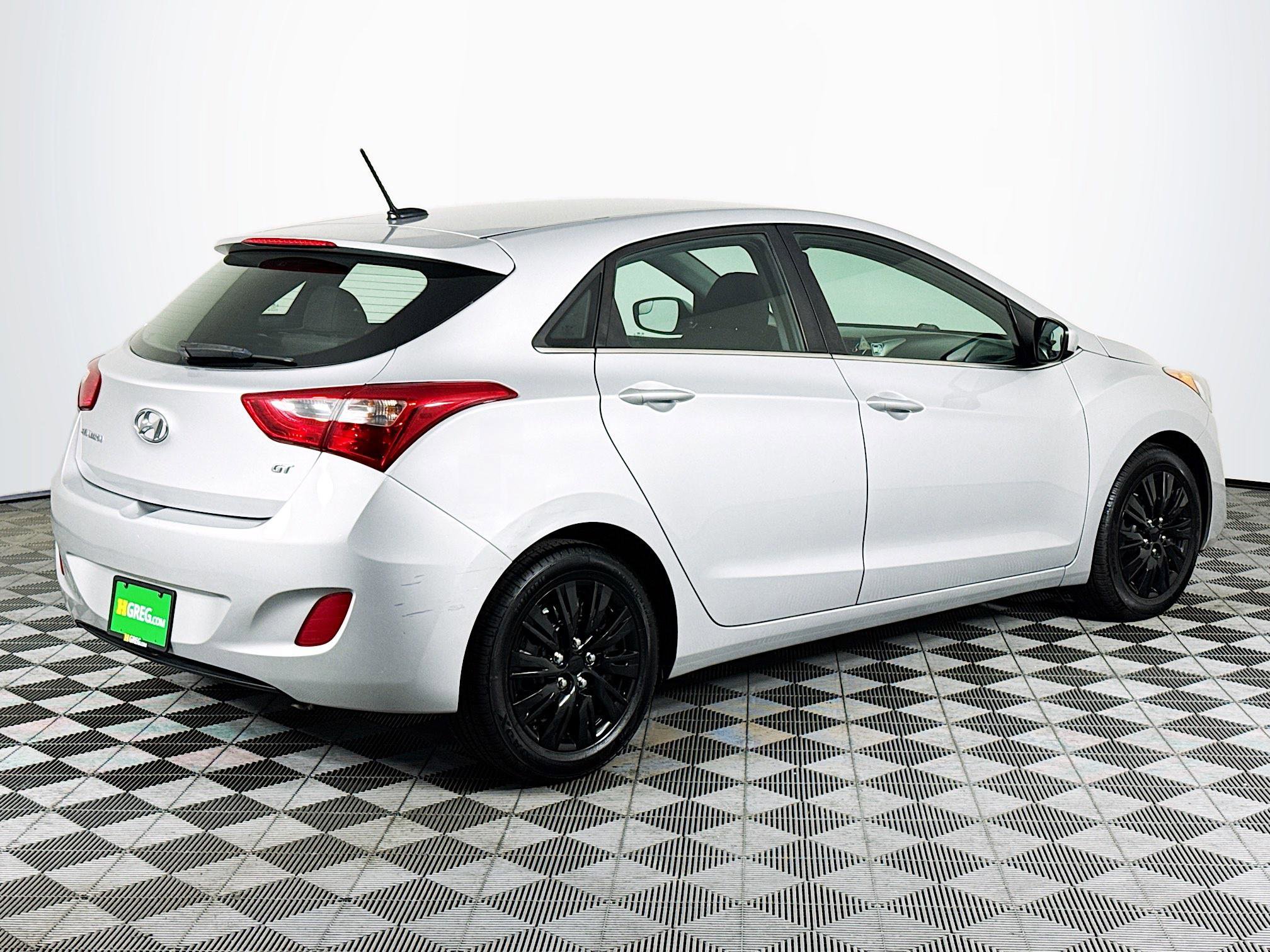 Used 2017 Hyundai Elantra GT image 10