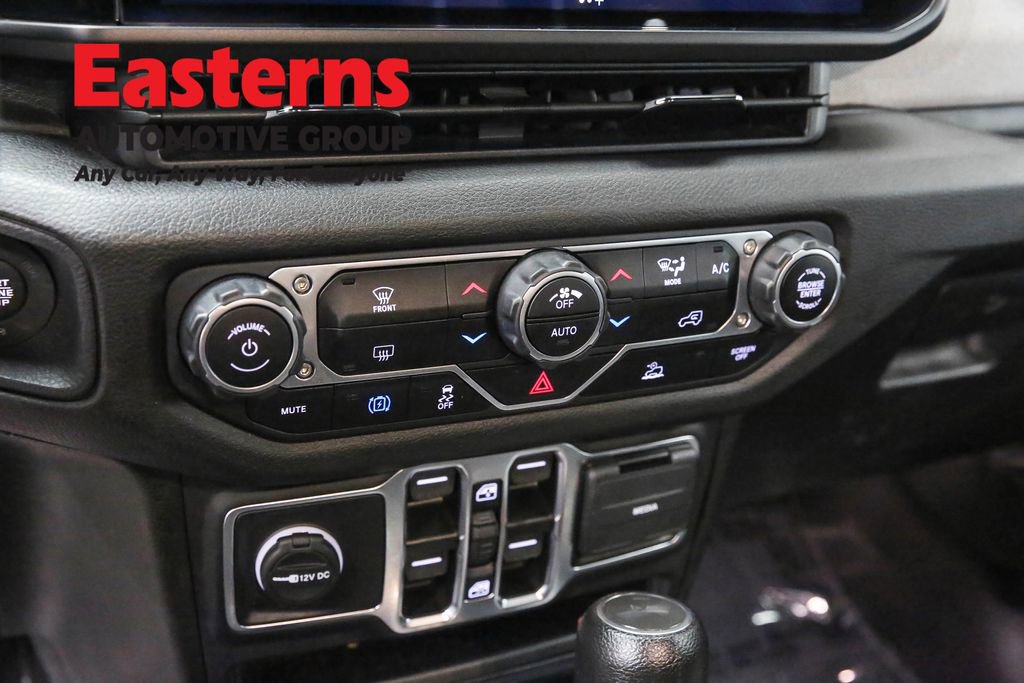 Used 2024 Jeep Wrangler Unlimited AWD/4WD image 20