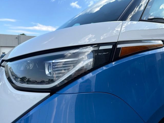 Used 2025 Volkswagen ID. Buzz 1st Edition AWD/4WD image 13