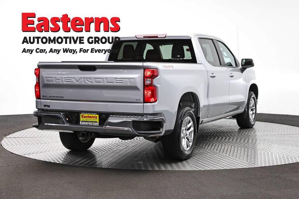 Used 2022 Chevrolet Silverado 1500 LT AWD/4WD image 5