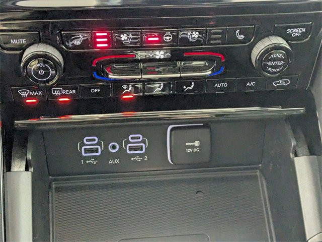 Used 2023 Jeep Grand Cherokee L Limited w/ Luxury Tech Group II image 23