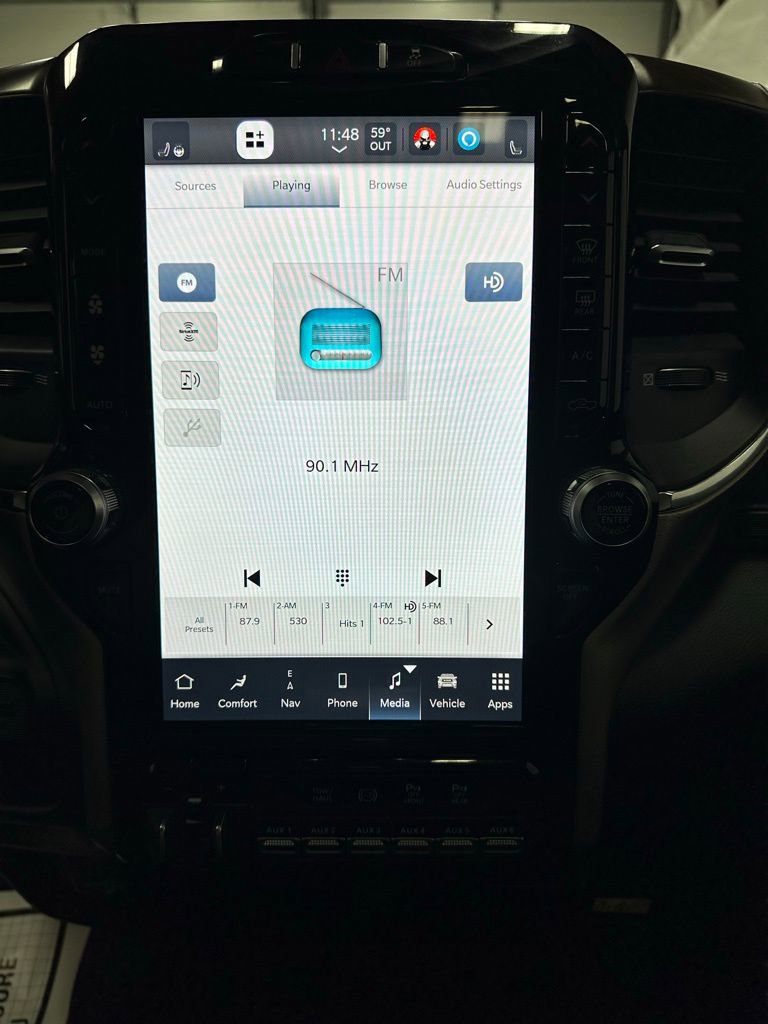 Used 2024 RAM 3500 Laramie image 30