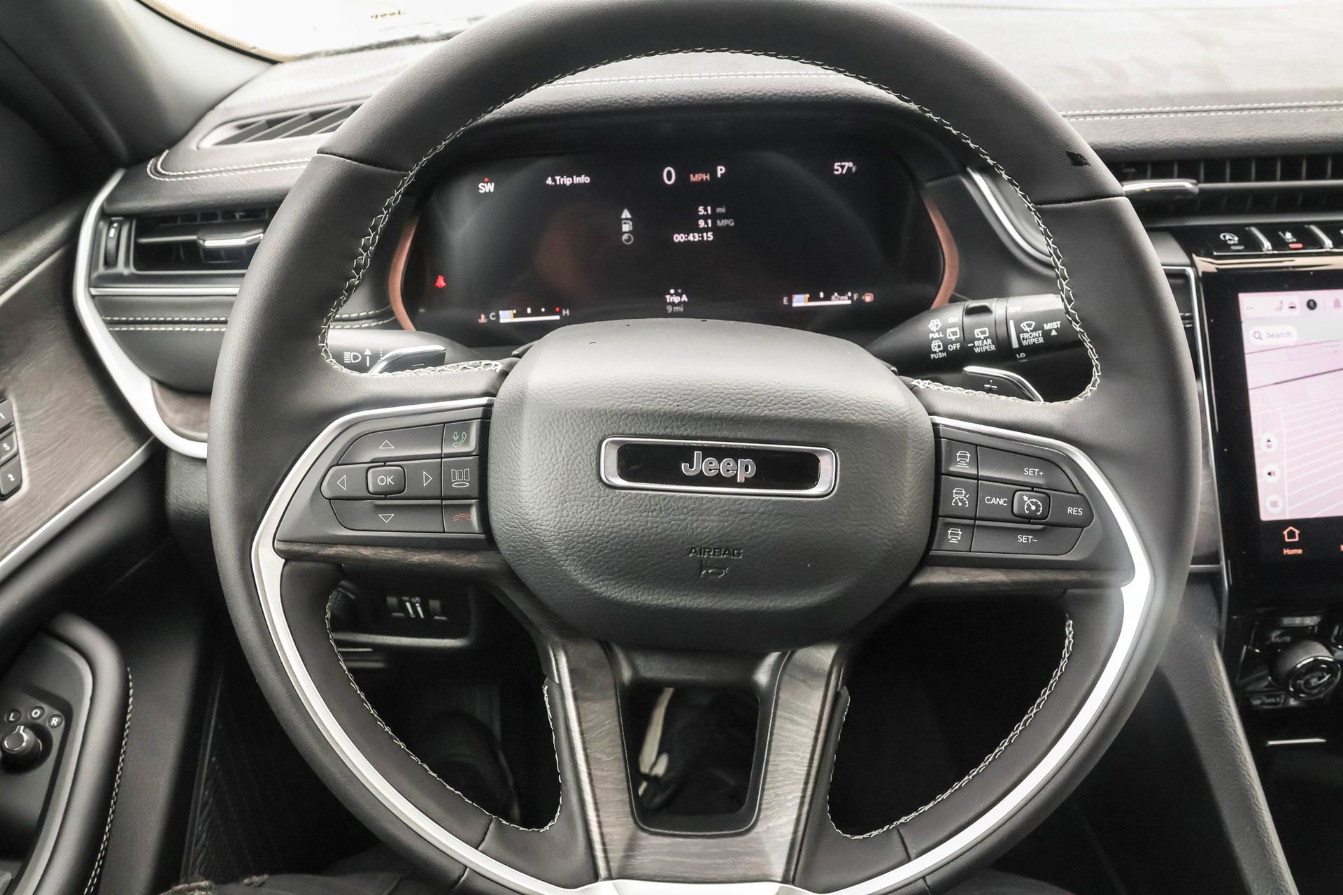 New 2025 Jeep Grand Cherokee Limited image 25