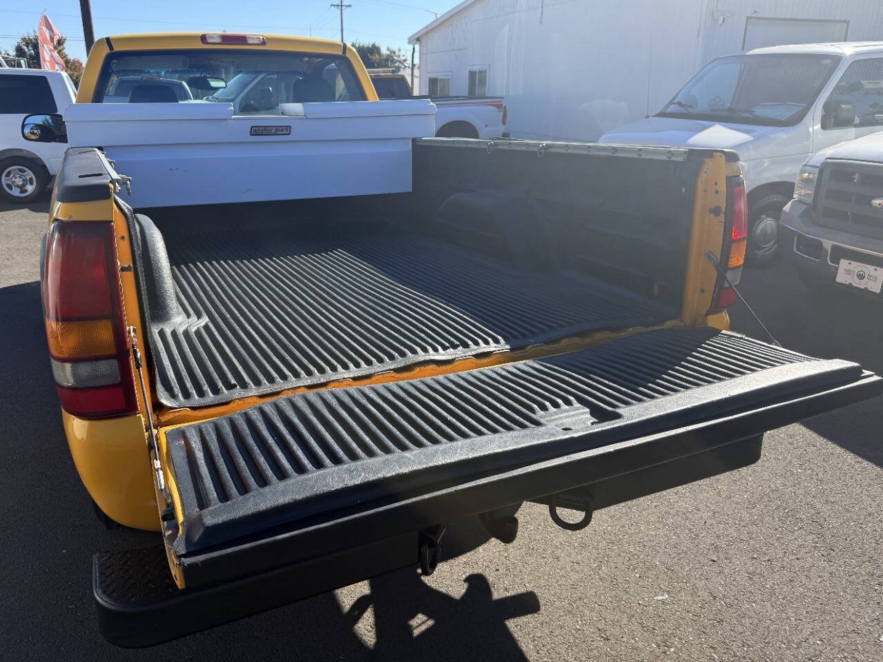 Used 2003 GMC Sierra 2500 W/T RWD image 12