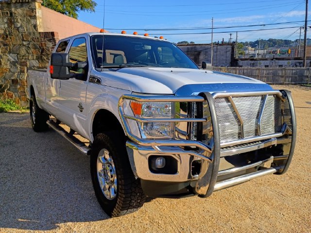 Used 2015 Ford F250 Lariat w/ Lariat Interior Package AWD/4WD image 2