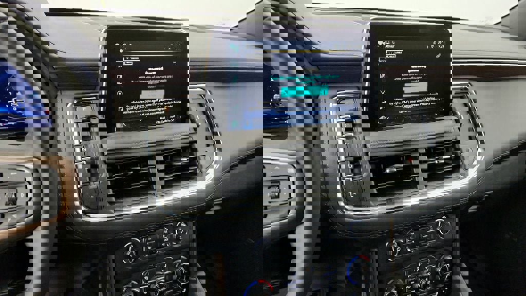 Used 2024 Chevrolet Tahoe High Country w/ Advanced Technology Package image 17