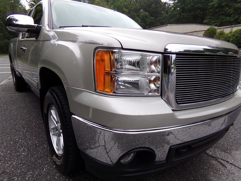 Used 2008 GMC Sierra 1500 SLE w/ Power Pack Plus RWD image 8